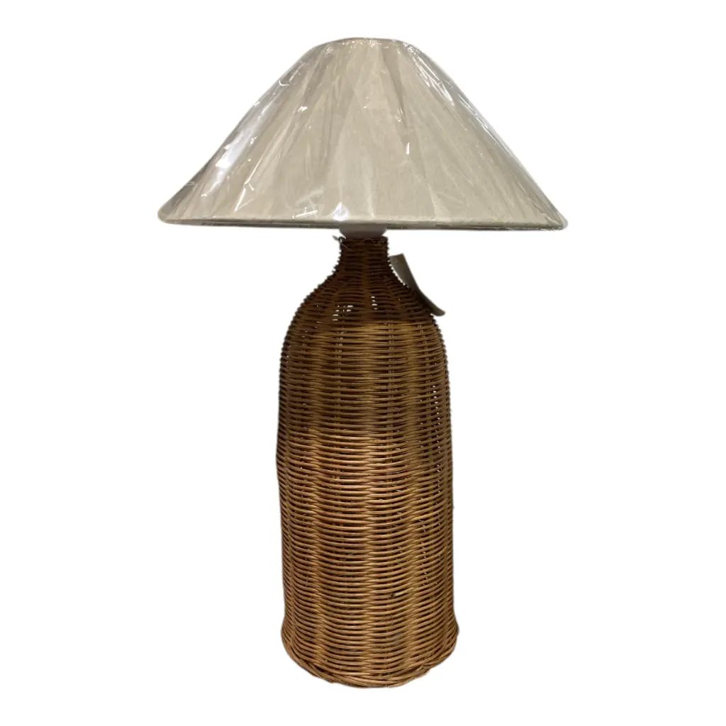 LAMPARA DE MESA TEJIDA CON MIMBRE COLOR CAFE/BEIGE 35X56CM