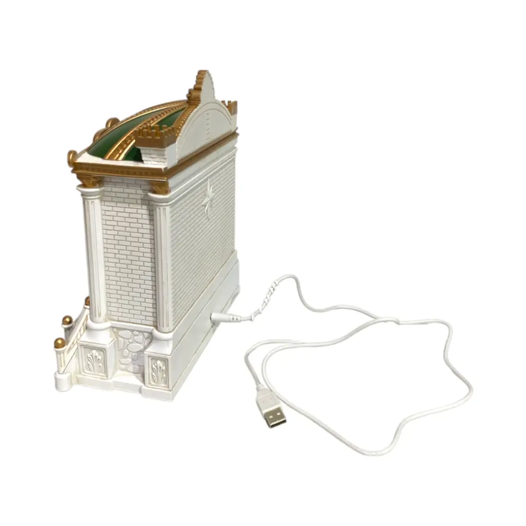 Teatro Navideño musical con luz. 3AAA 1.5v o USB. 20x11x23cm