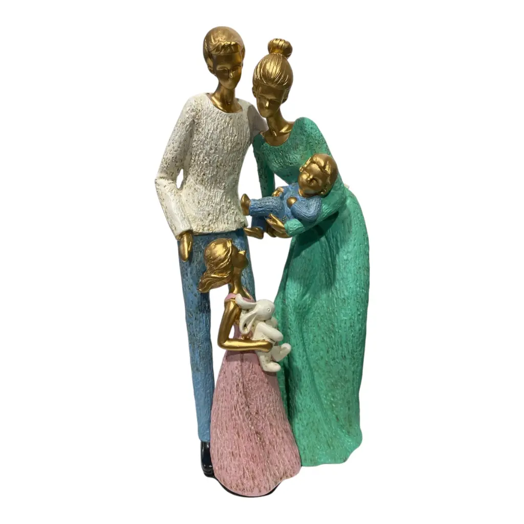 FAMILIA POLIRESINA SURT 3 MODELOS C/U. 14X25CM