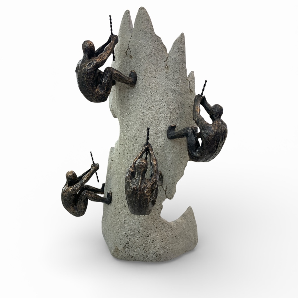 FIGURA DECORATIVA HOMBRES ESCALANDO MONTAÑA REF:ES22072-23*15*35CM