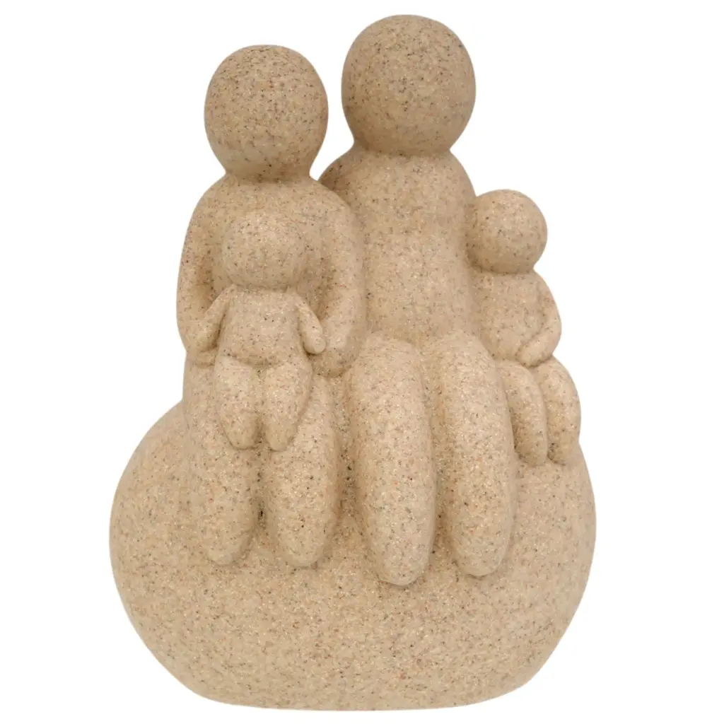 Figura poliresina familia, color arena. Ref:TG173108. 25x14x17cm 