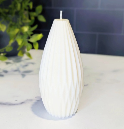 [221577] ES21621 VELA DECORATIVA 7.7X15.5CM 275G