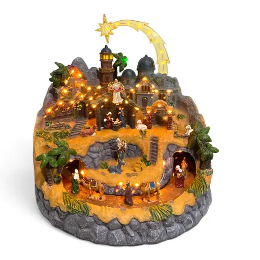 [8679811658407] Escena de pesebre con nacimiento, escena completa musical con luz y movimiento, cable USB-poliresina. 38x40x39cm